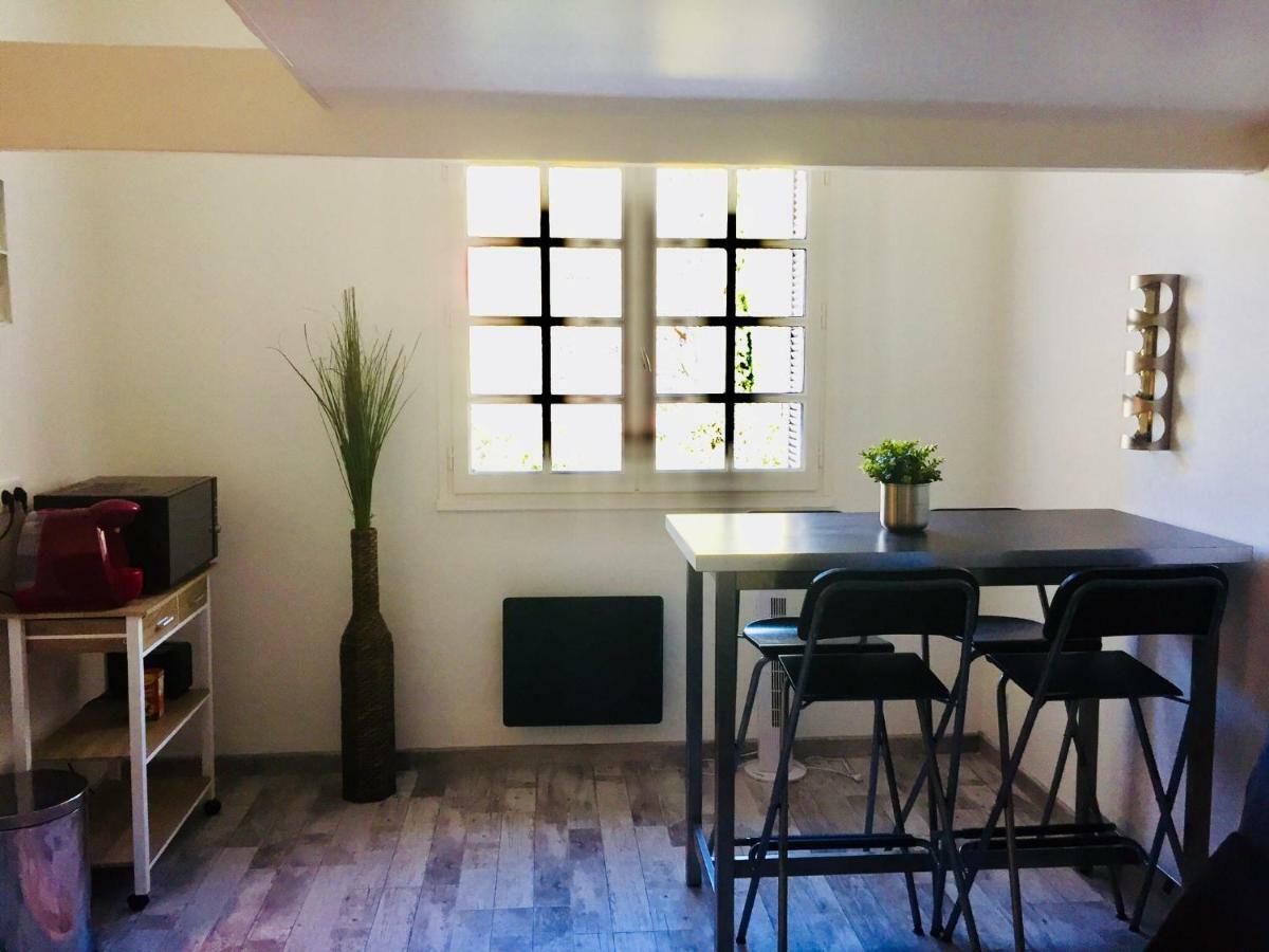 Appartement Studio 4 personnes avec piscine, tennis à Hyères Extérieur photo